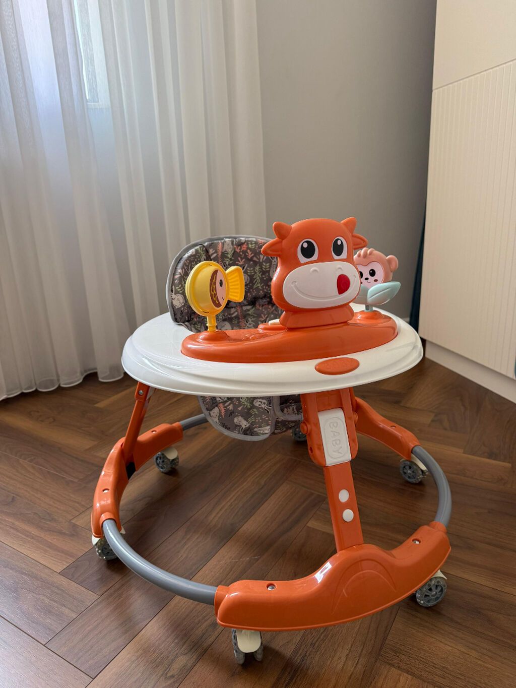 Uşaq arabası təzədir, istifadə edilməyib, zəngə cavab verilməsə