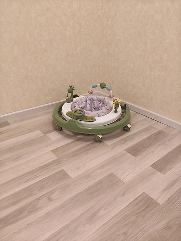 Uşaq gəzdirici (walker) – yaşıl-ağ rəngdə, yumşaq oturacaq və oyun - şəkil 3