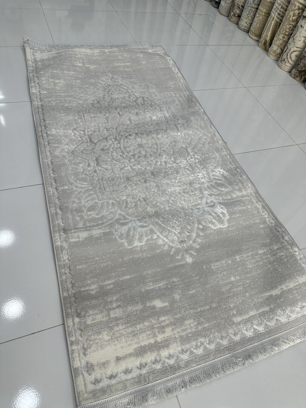 Xalçalarımızın çeşidləri çoxdur kredit və birkart la mümkündür tək