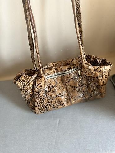 Əla bəziyyətdədir.Misirdən alinib.Tebii piton dərisidir.Köçlə əlaqədar - şəkil 3