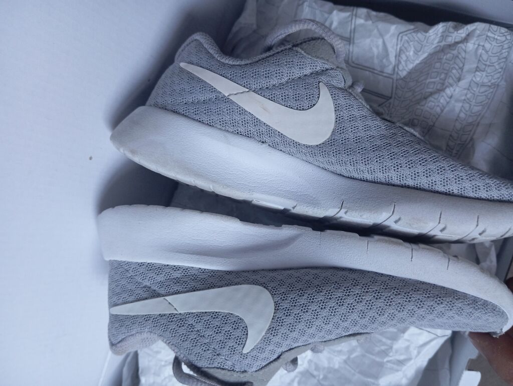 Nike Tanjun PS (818382-012) 👟 📌 Vəziyyəti: İkinci əl, təmiz, heç bir