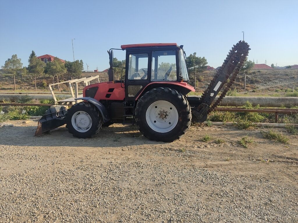 Traktor 2013 il, motor 4 l, İşlənmiş