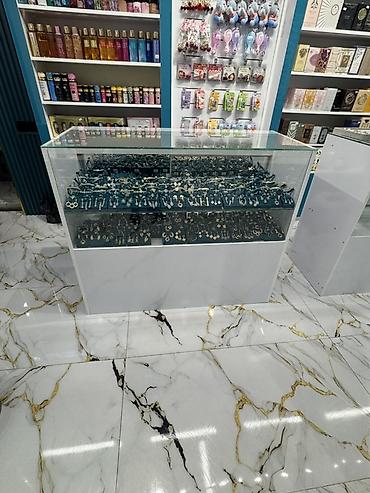 Vitrin demək olarki heç işlənməyib(klonkası üzərindədir), bir çox sahə - şəkil 3