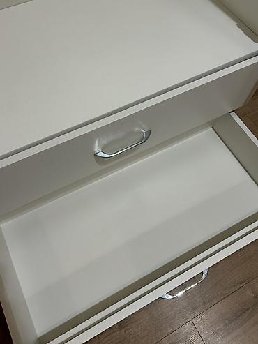 Ağ rəngli iki qapılı geyim şkafı 90х48х198 - Daxildə paltar asmaq - şəkil 4