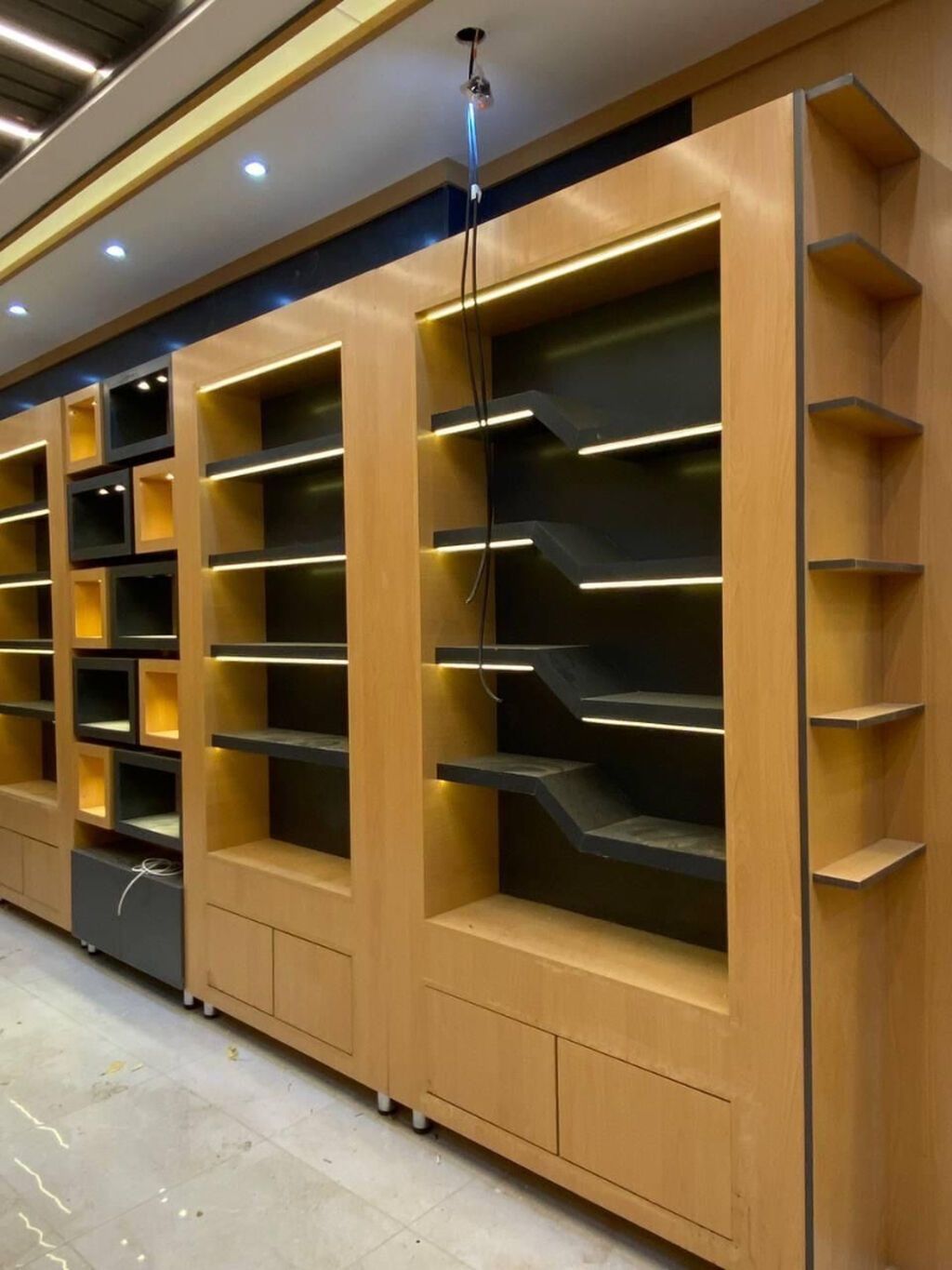 Magaza Mebelleri Magaza Vitrinleri 🚩 Magazalarina 0-dan yigilmasi 🏁