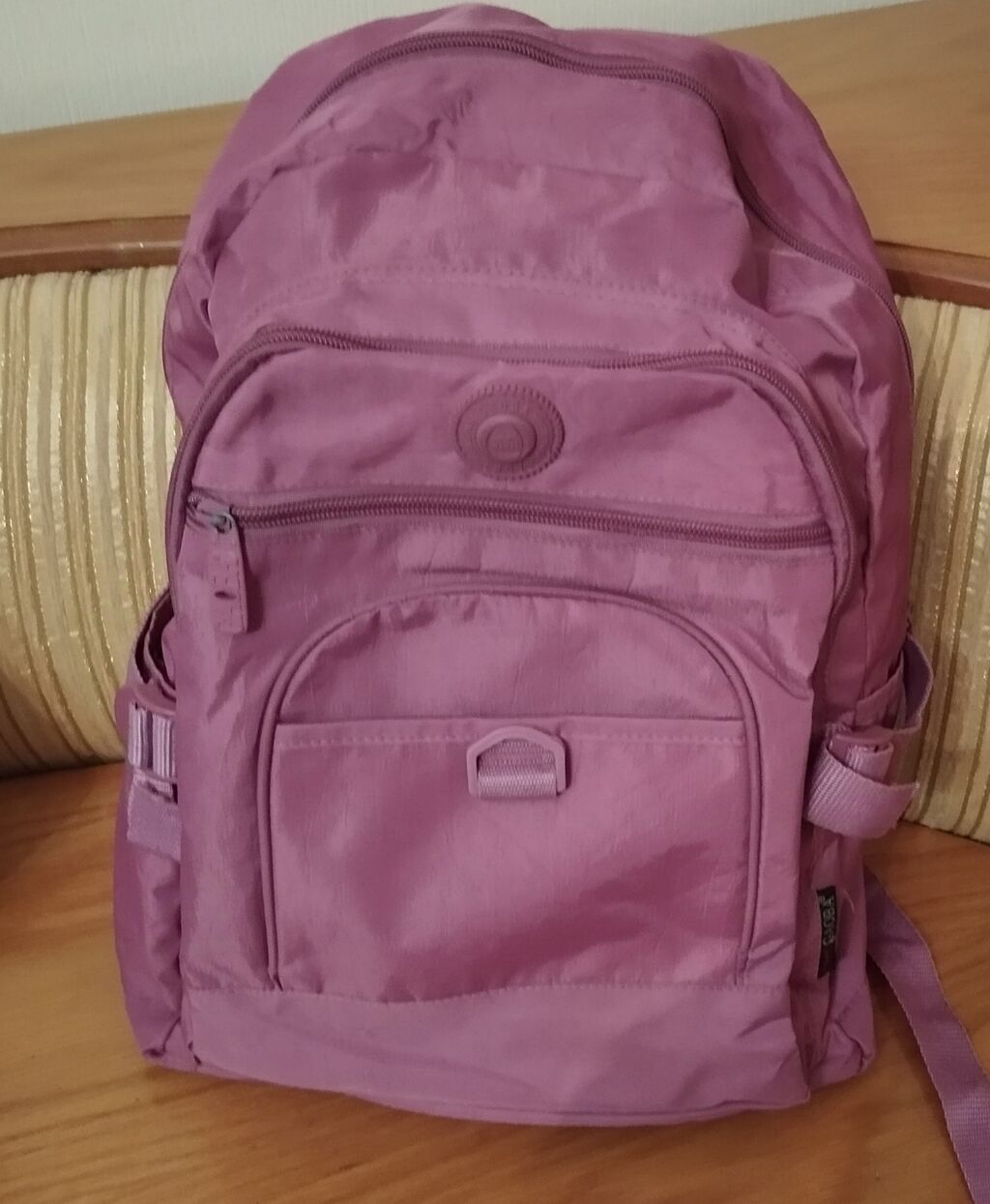 Bel çantası (ryuqzaq), çox davamlıdır,az işlənib. məktəb üçün əla