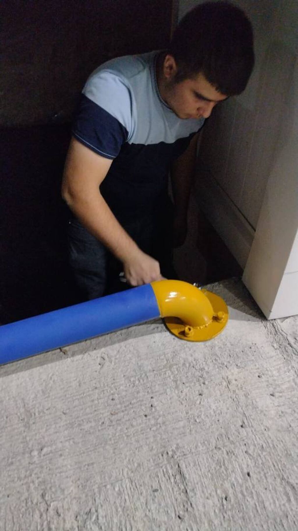 Yeraltı qaraj/giriş üçün metal parklanma baryeri və montaj xidməti