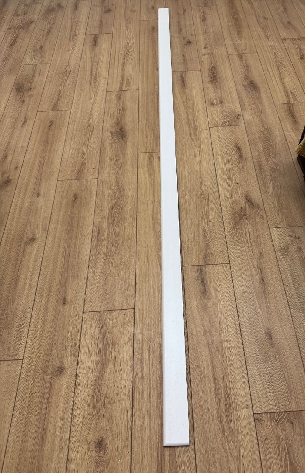 Plintus Mdf 2,80 metr. 3 ədəd,yenidir.Qalınlıq 1,6 sm;Hündürlük 8 sm