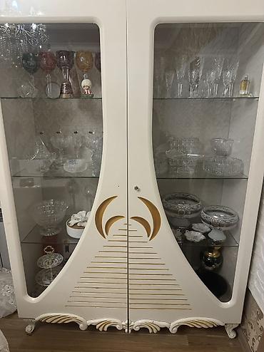 Kamod 4 qaplı 2 qaplı qork.masa və tv altlığıda var.İstifade - şəkil 2