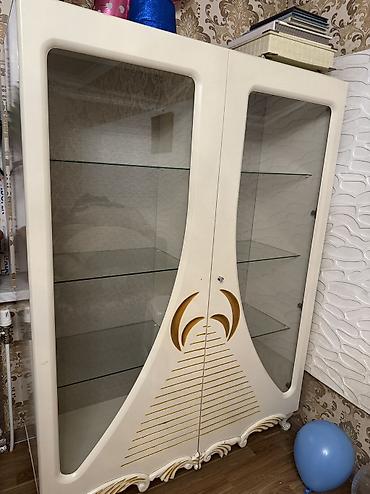 Kamod 4 qaplı 2 qaplı qork.masa və tv altlığıda var.İstifade - şəkil 3