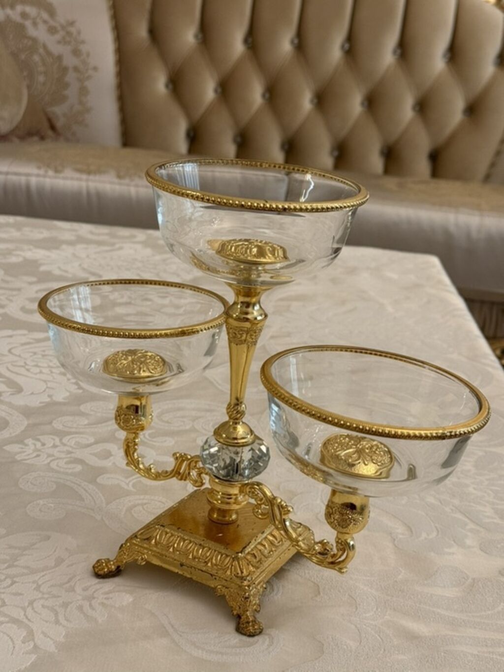 Klassik üslubda masa üstü meyvə–şirniyyat stendi (2 ədəd dəstdə). -