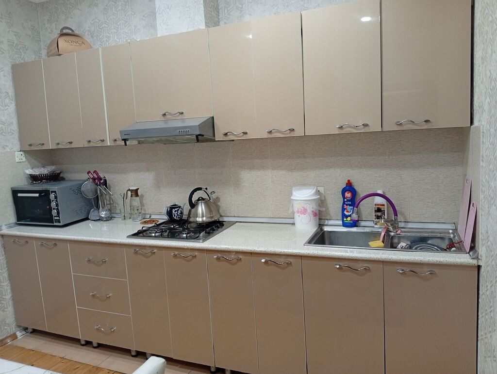 Mətbəx mebeli satılır.3.27 ölçüsündədir. üzərində qaz moyka aspirator