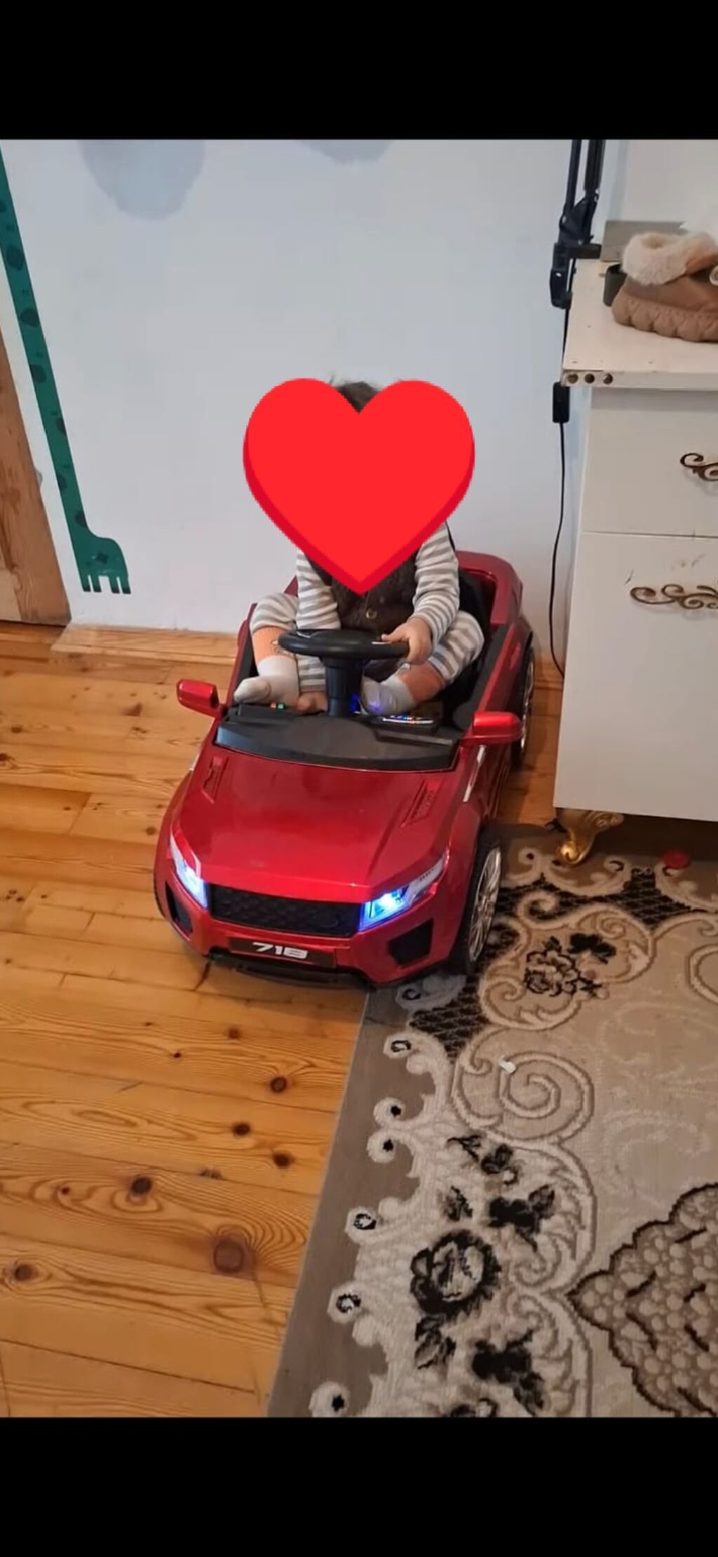 Uşaqlar üçün elektrikli minik maşını – qırmızı rəng - Model: 718