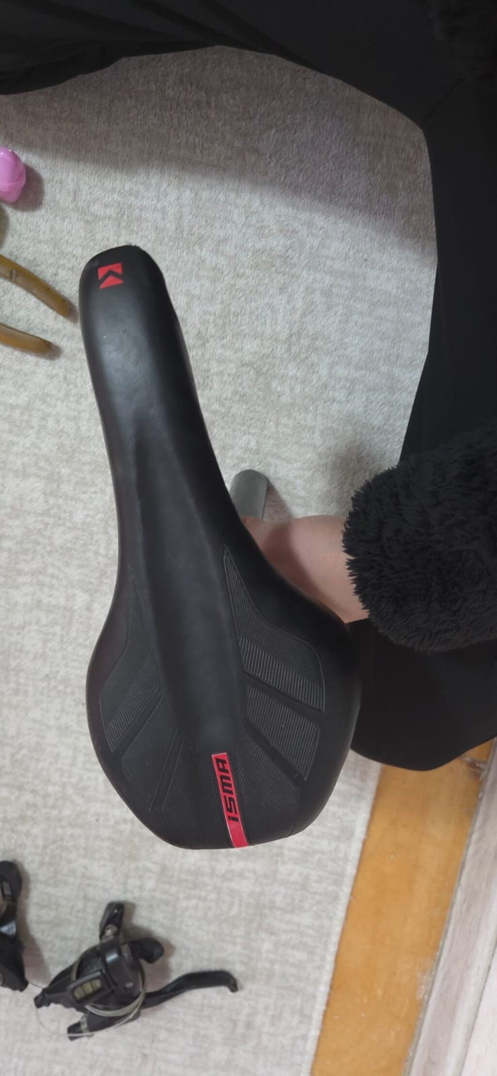 Velosiped üçün ehtiyat hissələri yeni alınıb istifadə olunmayıb. hər