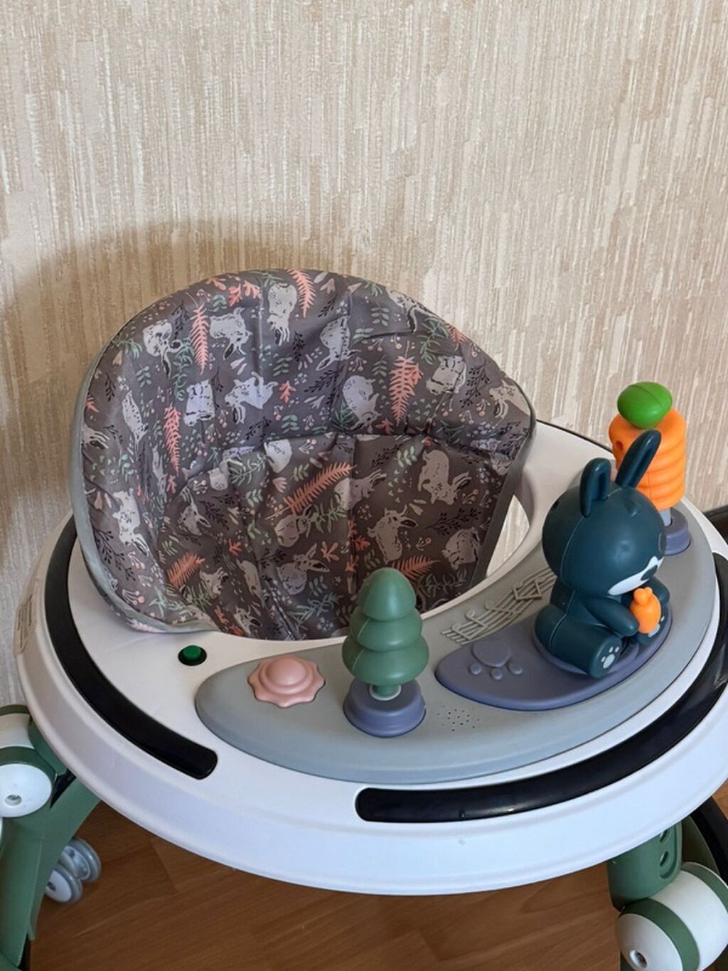 Uşaq gəzdirici (walker) – Baby Land - Rəng: yaşıl/ağ çərçivə, meşə