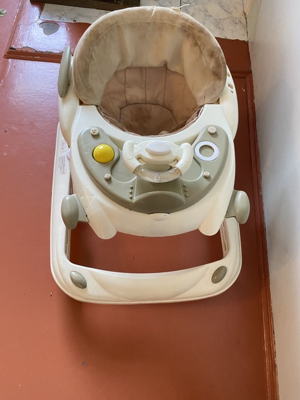 Uşaq gəzdirəni (walker) - Rəng: krem və açıq yaşıl - Yumşaq oturacaq