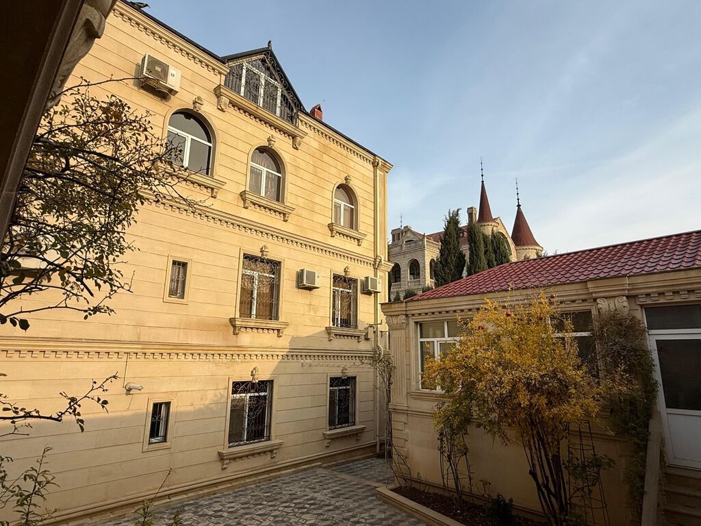 Badamdar qəs. 4 otaqlı, 381 kv. m, Kredit yoxdur, Yeni təmirli