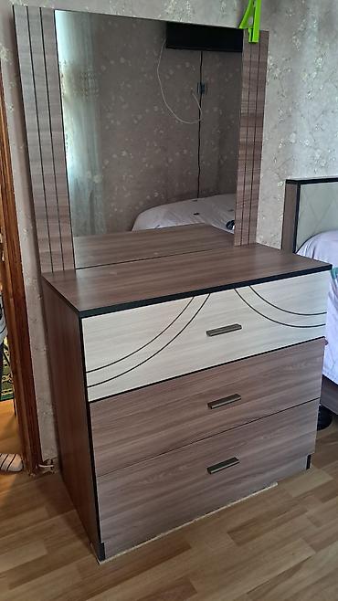 Yataq otağı mebel dəsti Tərkib: - 4 qapılı şkaf – iki orta qapı - şəkil 4