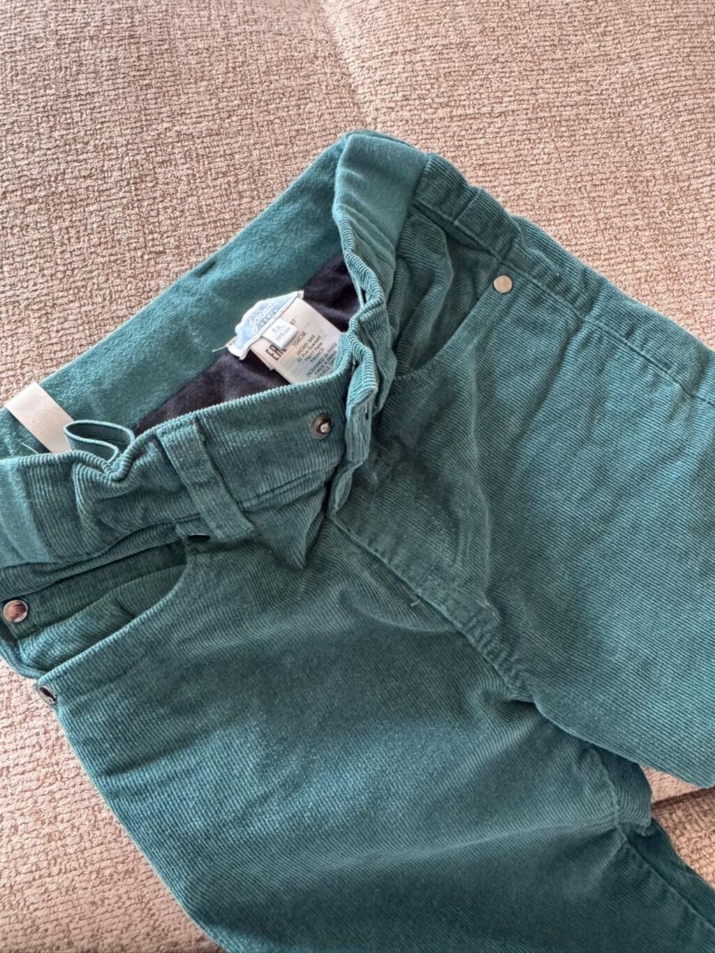 Uşaq üçün yaşıl rəngli manjetli məxməri (corduroy) şalvar. - Parça