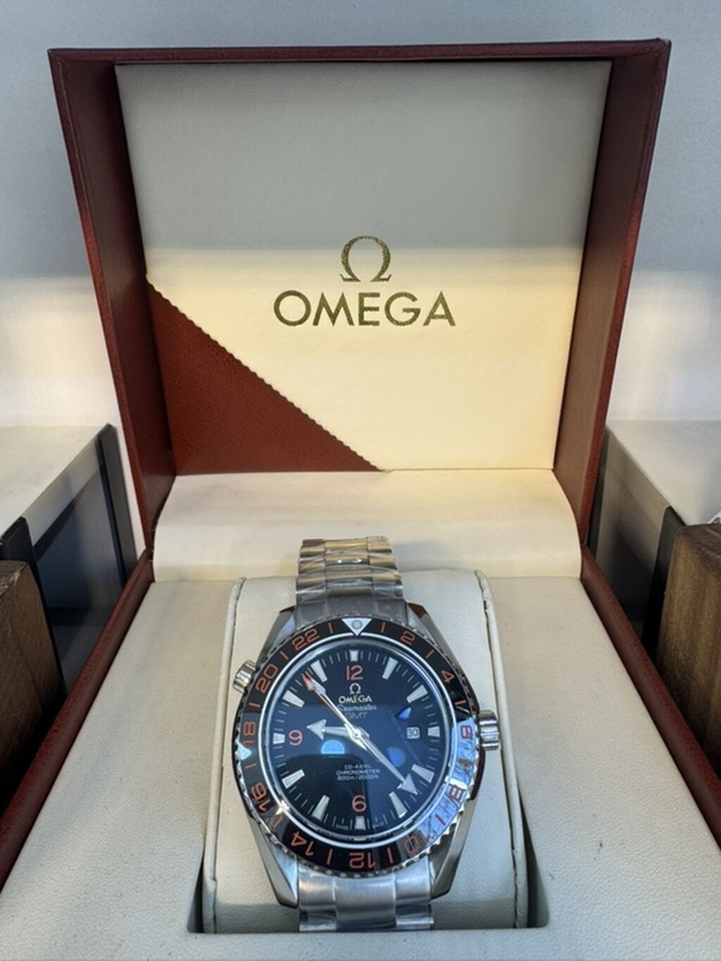 Yeni, Qol saatı, Omega, rəng - Qara