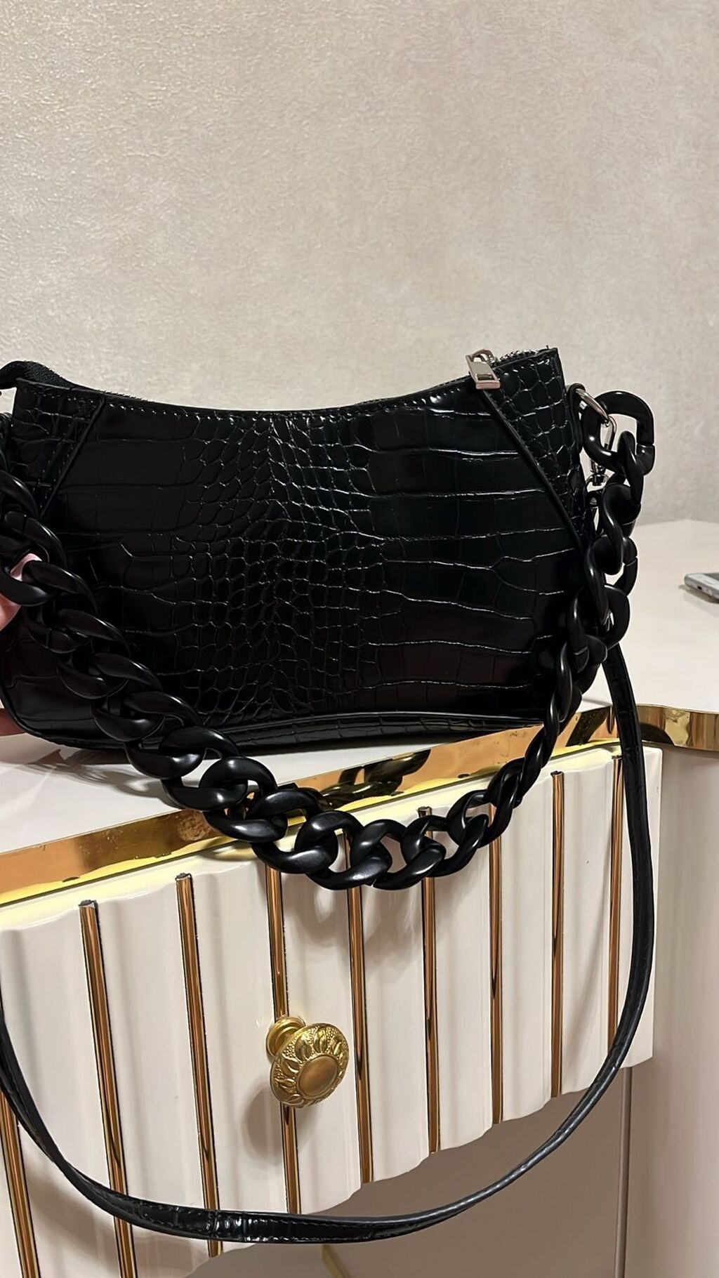 Əl çantası, Bershka, Yeni