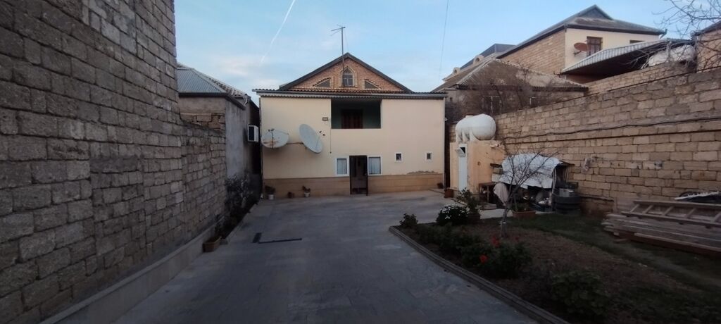 Bakı, Qaraçuxur qəs., 200 kv. m, 7 otaqlı, Kombi, Qaz, İşıq