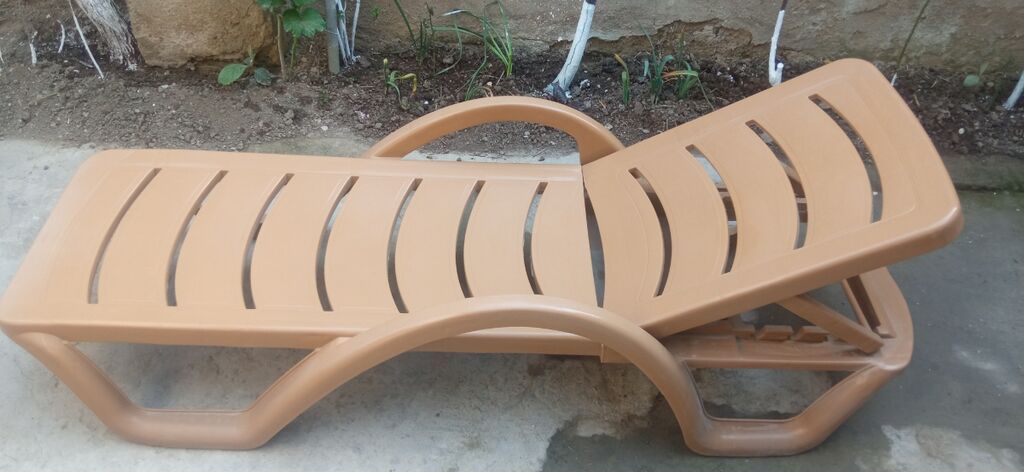 Plastik çimərlik/bağ şezlonqu - Rəng: açıq qəhvəyi (kum rəngi) -