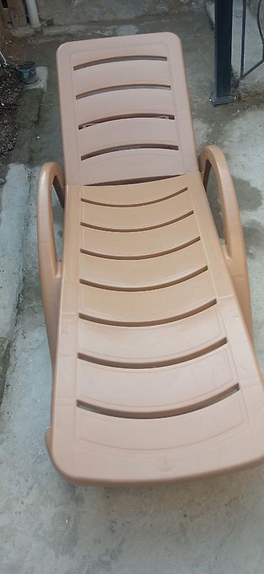 Plastik şezlong – tünd bej rəngdə, bağ, hovuz və çimərlik üçün rahat - şəkil 3