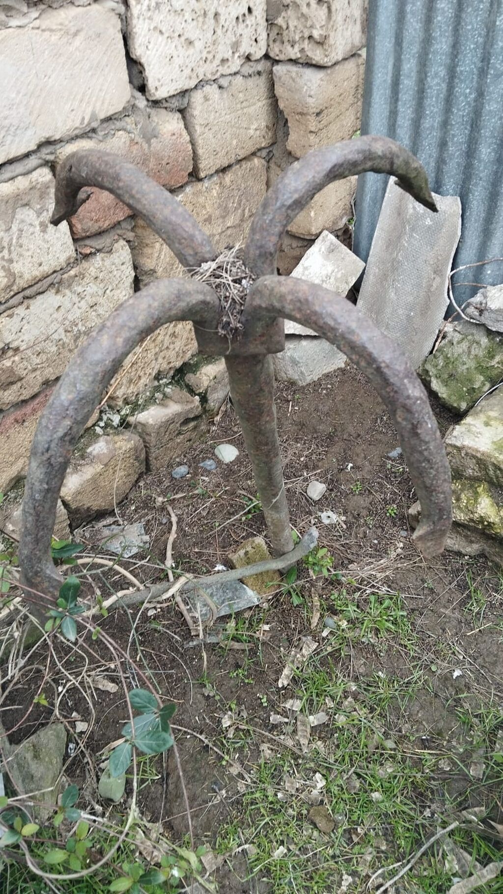 Osmanlı gəmilərindən qalma tarixi gəmi lövbəri (yakır) satılır yaşı