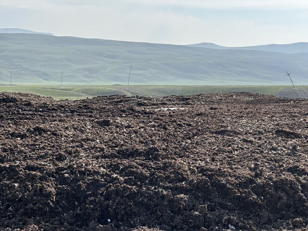 Kənd təsərrüfatı üçün təbii üzvi gübrə – iri həcmli partiyalar -