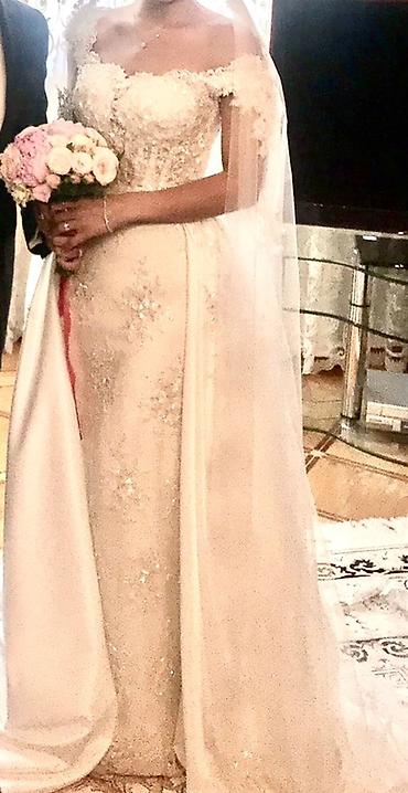 Gəlinlik – klassik A-kəsim, bədən quruluşunu vurğulayan ətəkli model - - şəkil 4