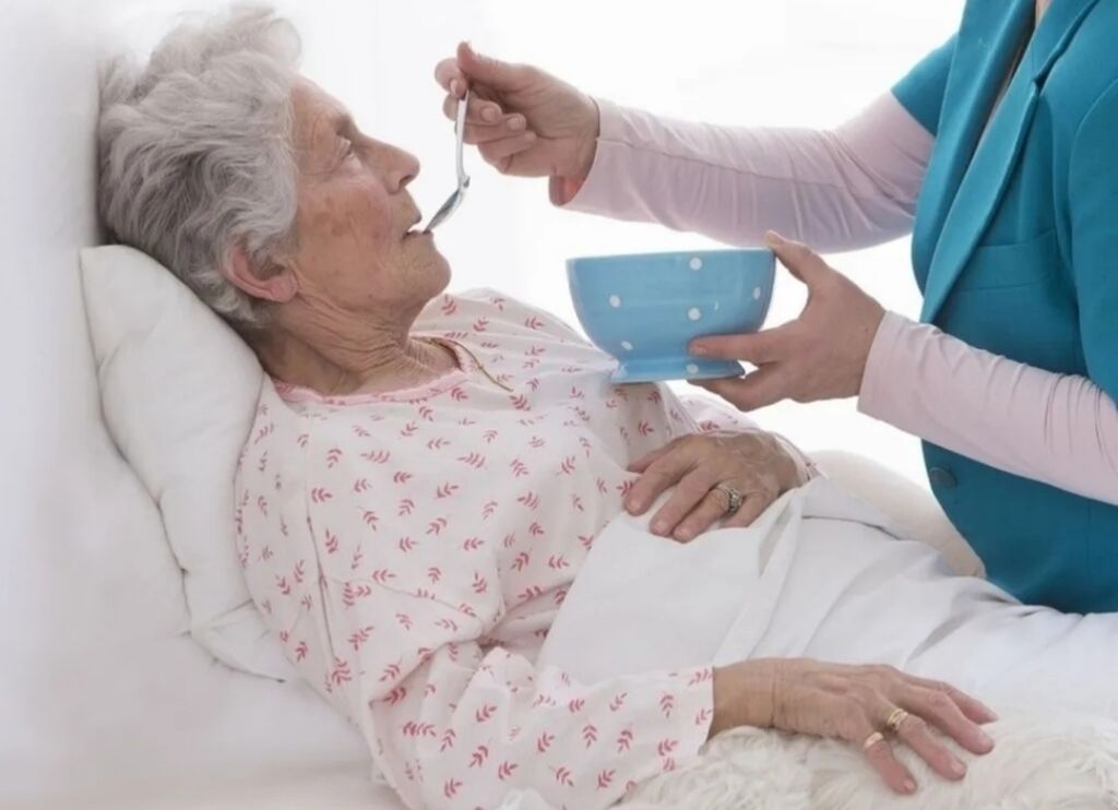 Предлагаю услуги сиделки.Работаю даже с самой тяжёлой больной