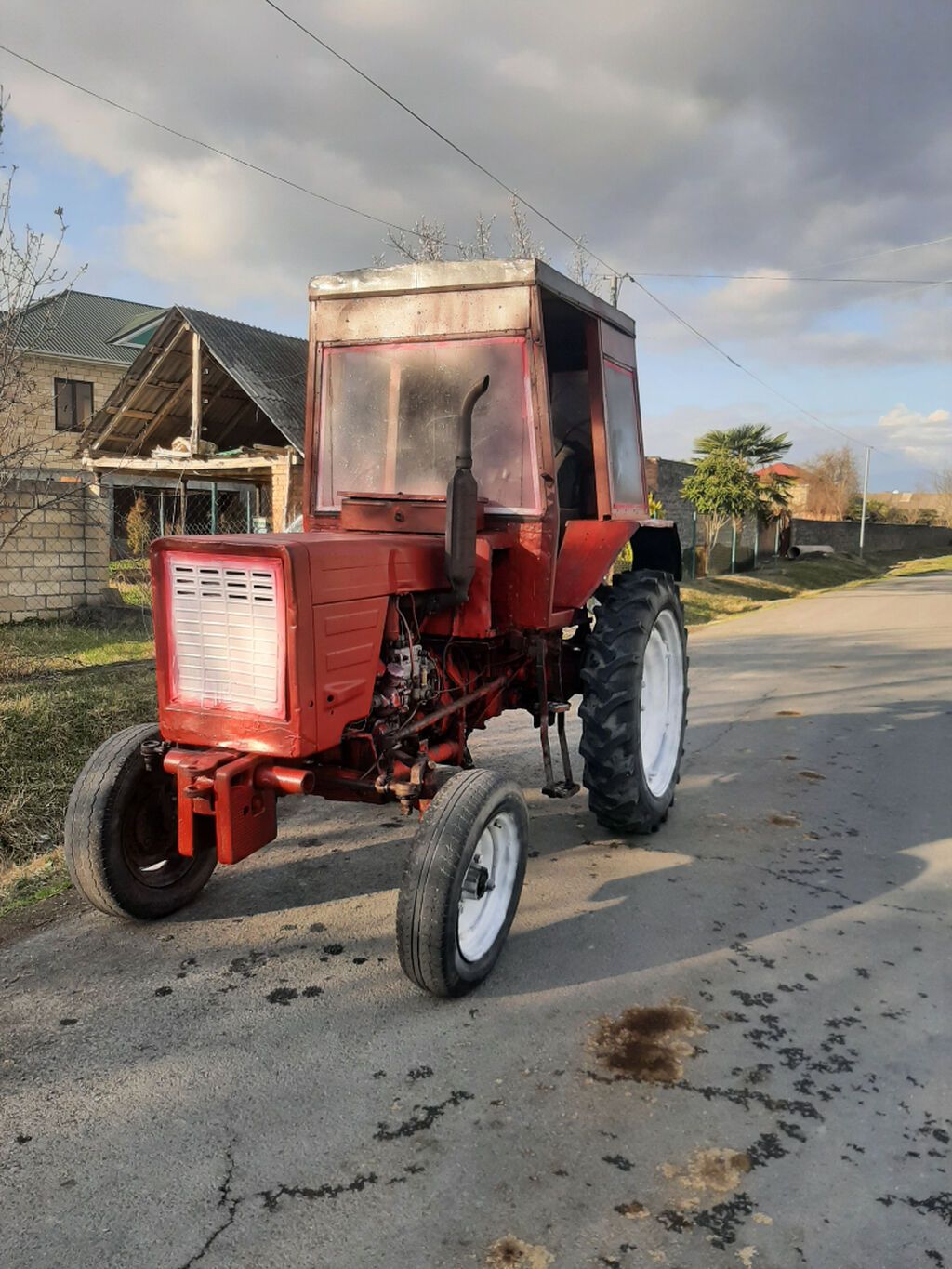 Traktor yaxşı vəzyətdədir