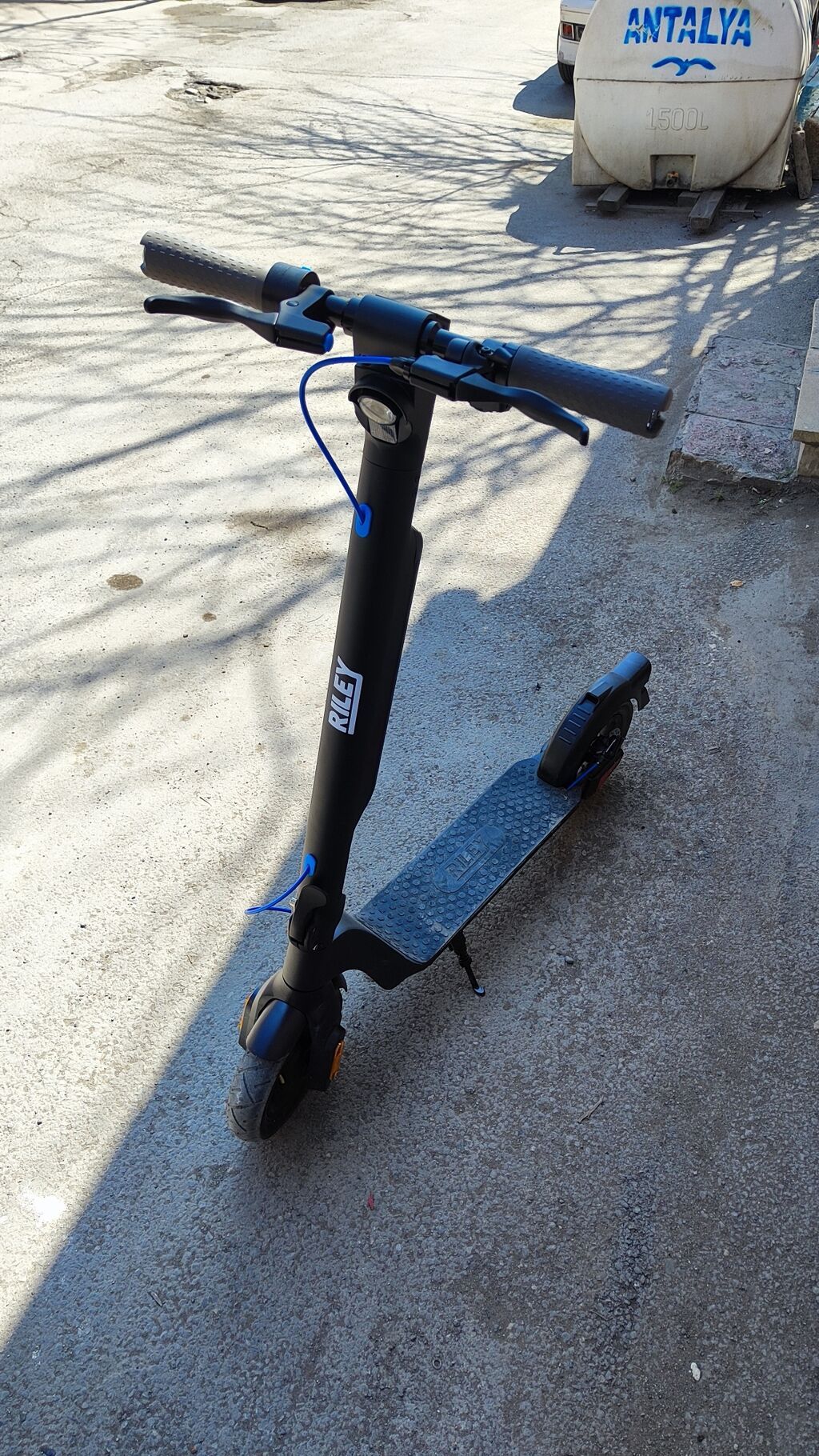 Riley elektrik skuteri - Şəhər içi rahat və səssiz hərəkət üçün