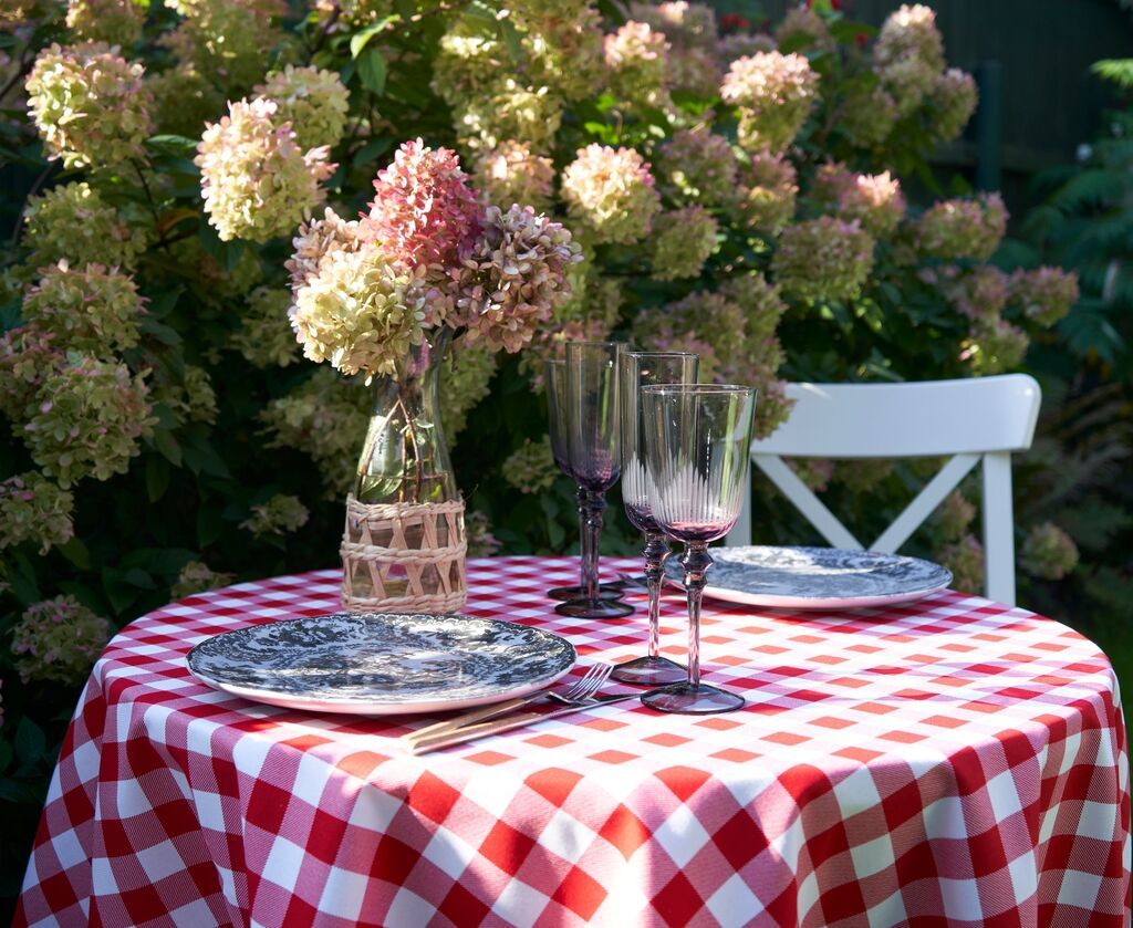 Şadlıq sarayı, otel, restoran, kafe və başqa obyektlər üçün süfrələrin