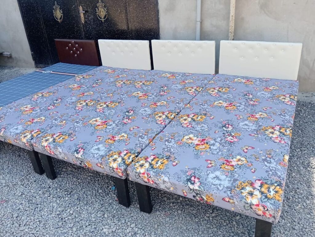 Kravatlar hazirlari var bir neferlik 60 manat iki neferlik taxt 110