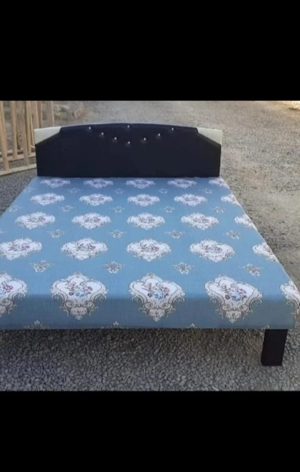 Kravat hazirlari var bir neferlik 60 manat iki neferlik taxt 110 manat