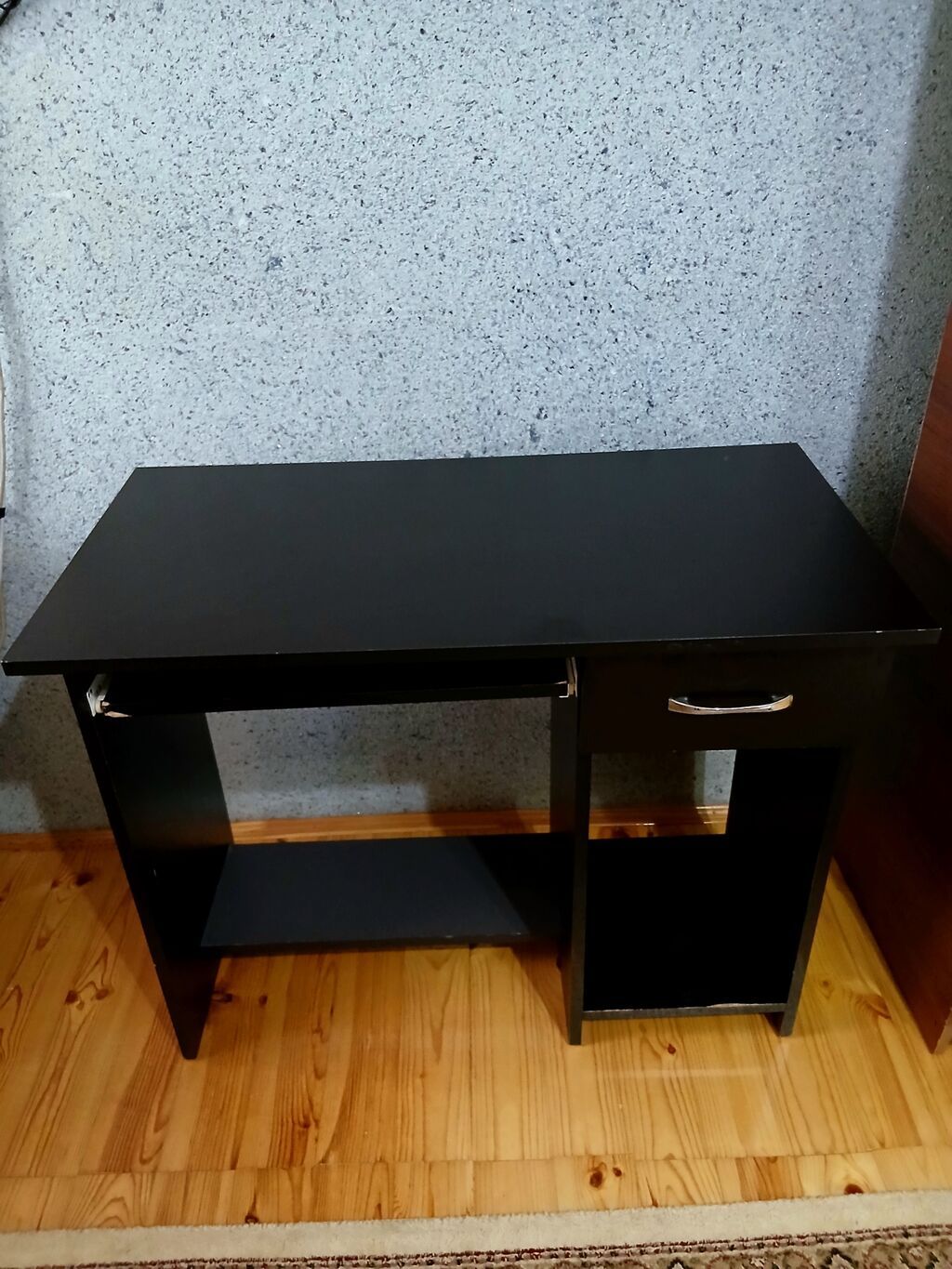 Komputer Masası Nömrəyə Zəng Çatmasa Vatçapla Əlaqə Saxlayın. 40AZN