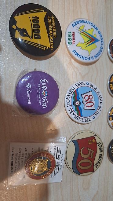 Kolleksiya üçün müxtəlif dövrlərə aid nişan və bədclər dəsti - - şəkil 3