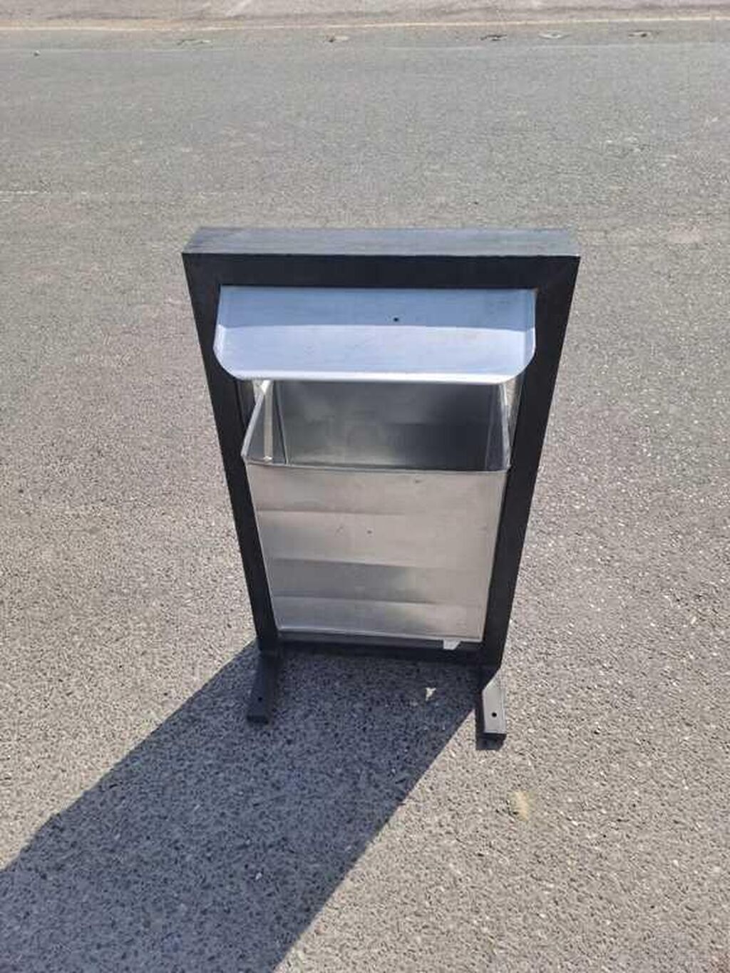 Dəmir zibil qabıDəmir zibilqabı — metal materialdan, əsasən poladdan