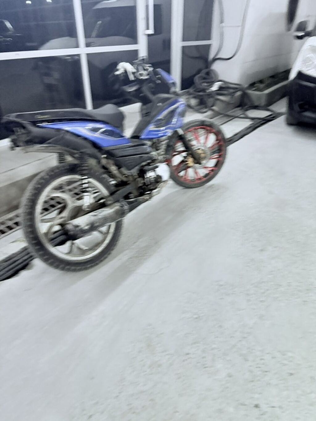 Salam s50 110kub problemi feredo yanıb maraglanmışam 30,40manatdır