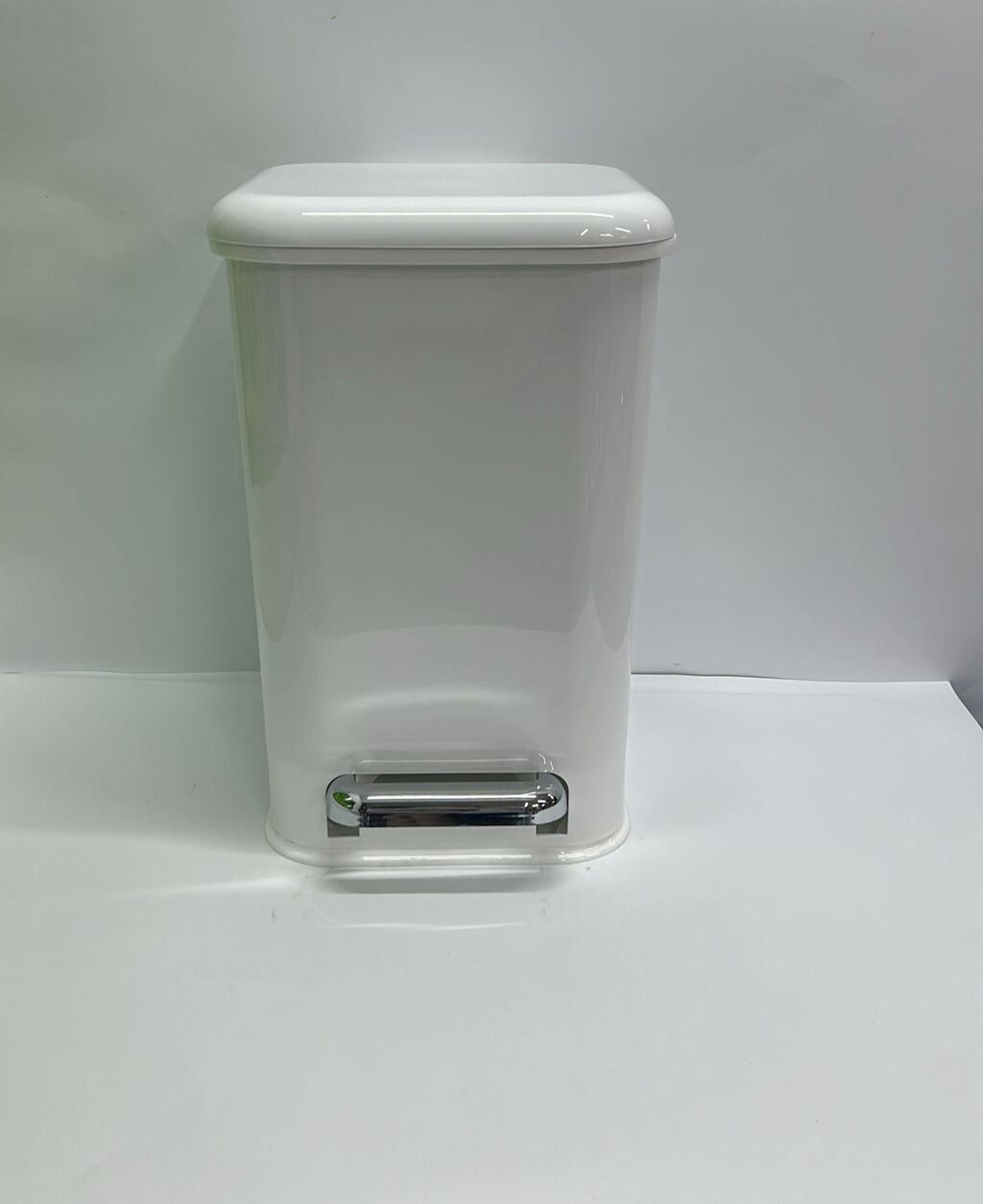 Zibil vedrəsi Homara HM008, plastik, ağ, 27х40 sm Xüsusiyyətlər