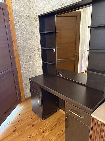 Bərbər/gözəllik salonu üçün işçi masa və kreslo dəsti - Geniş güzgülü - şəkil 3