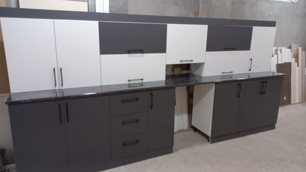 Metbex mebeli. 520azn. ölcü Materal Rusiya lamınatı . Uzunlug