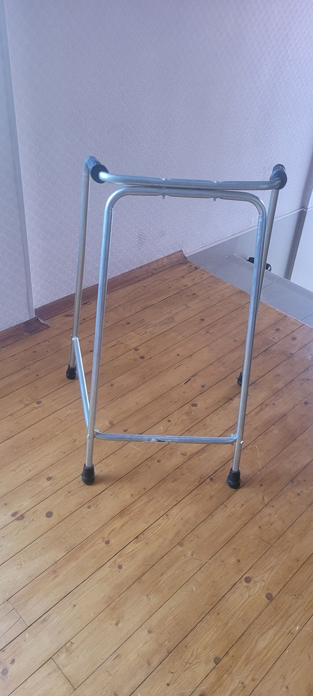Piyada çərçivəsi (walker) - Material: yüngül, möhkəm metal karkas - 4