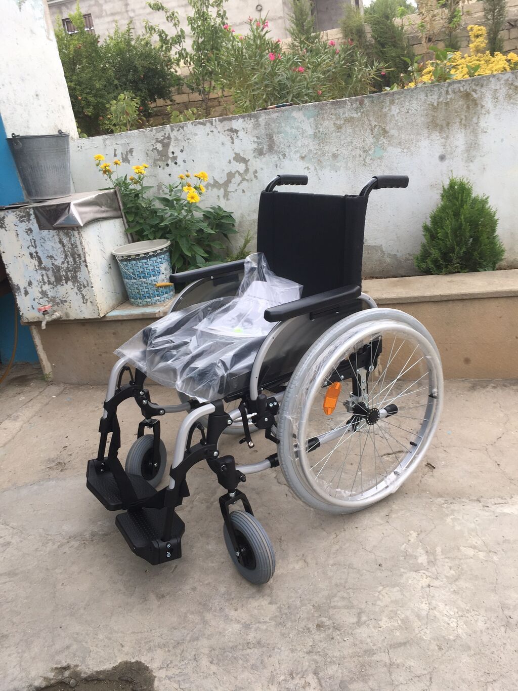 Əlil arabası. teze keyfiyyetine zəmənət verilir. Geniş böyuk razmer