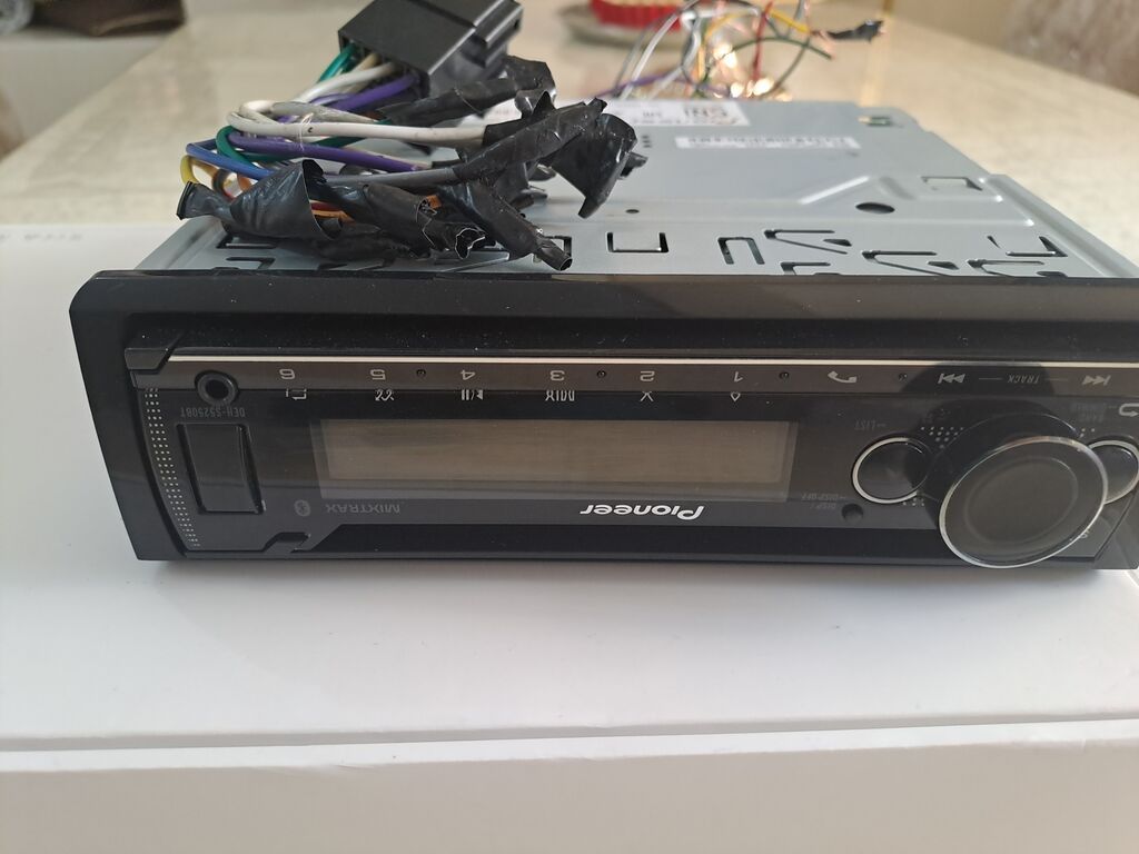 Maqnitol, Pioneer, AUX