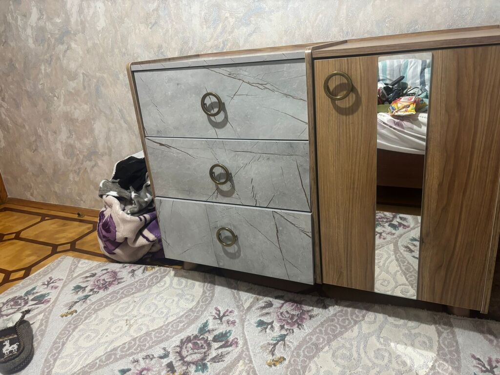 ((4397))*Asya* Qiymet. 100 azn. Mini dolab. Yaxşi veziyyetdedi. Ünvan