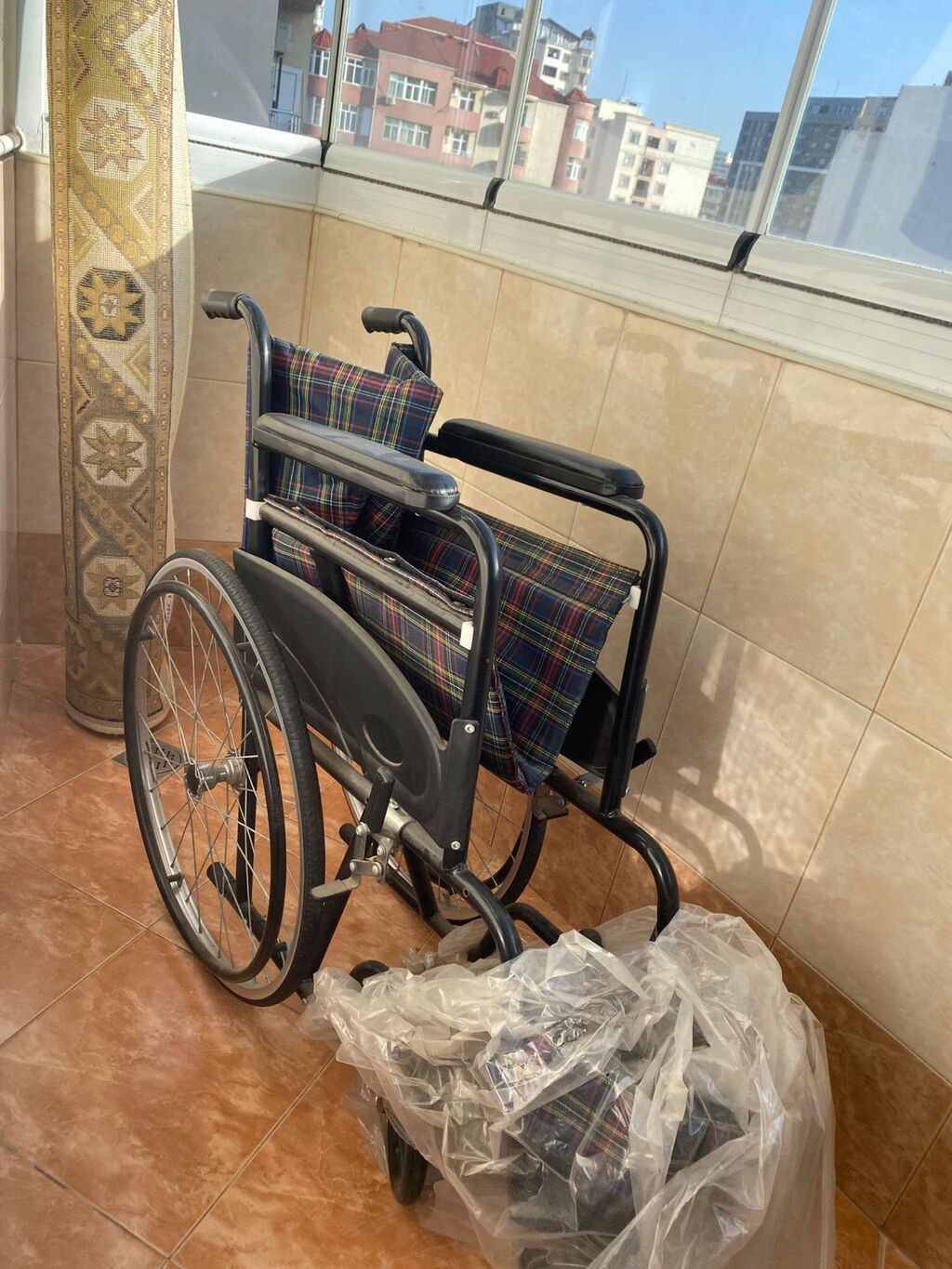 Kalyasqa 2.defe istifade edilib.Teze kimidir. Qiymet 140 azn. Unvan