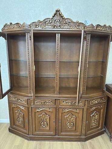 Klassik üslubda vitrin-bufet - Material: tam ağac karkas, yuxarı - şəkil 3